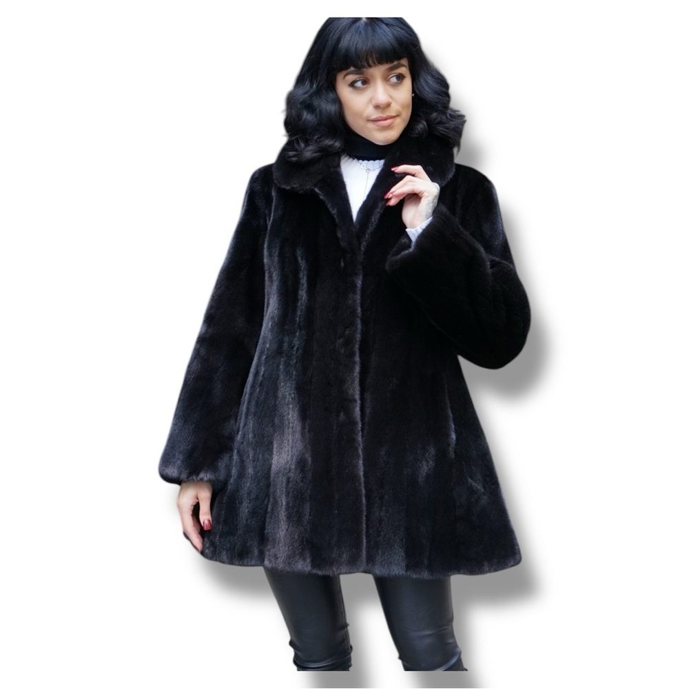 BLACKGLAMA brand women’s mink fur coat